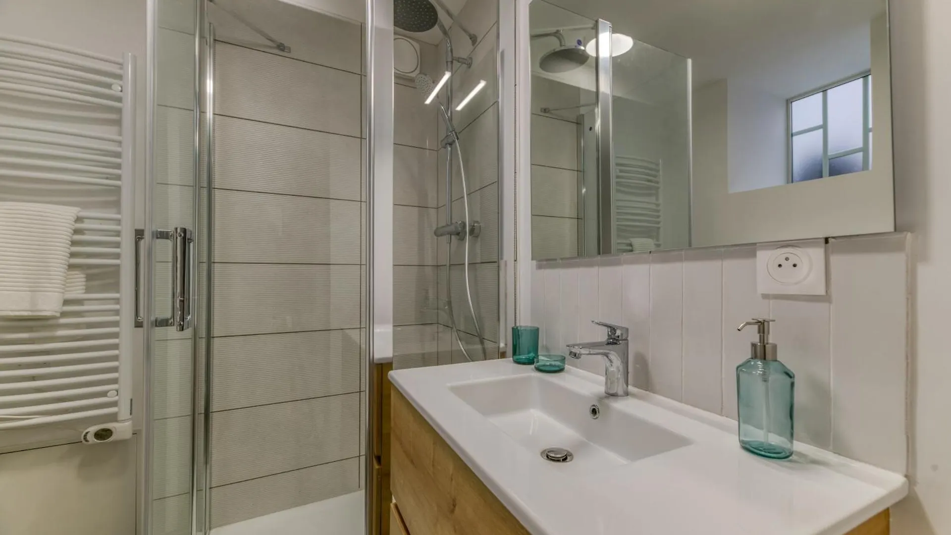 Apartamento Les Volets Bleus - Centre Ville - Wifi By Cle Hotes Saint-Vallier